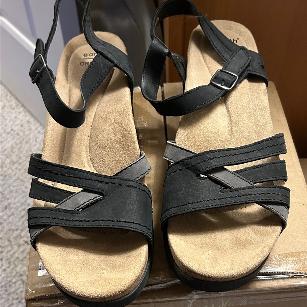 Earth Origins Black and Gray Sandals